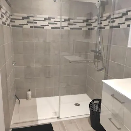 Rez De Jardin Gambetta * رْوان